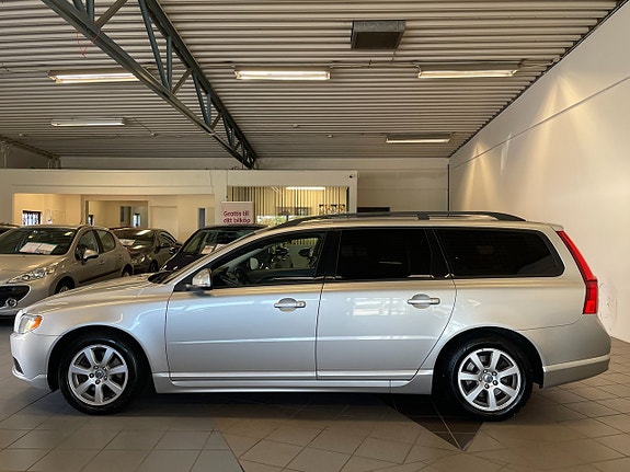 Volvo V70 3 of 11