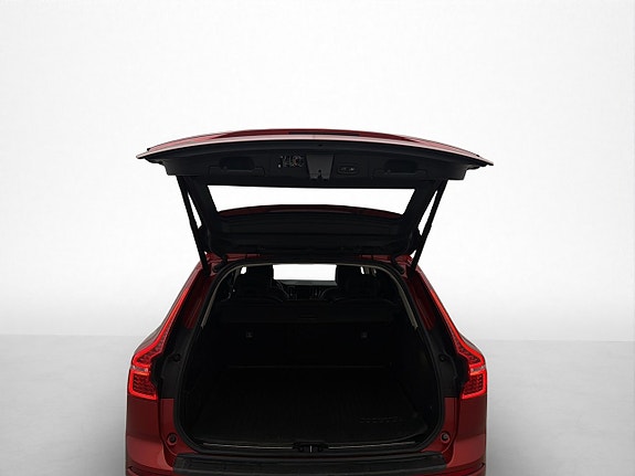 Volvo XC60 10 of 30