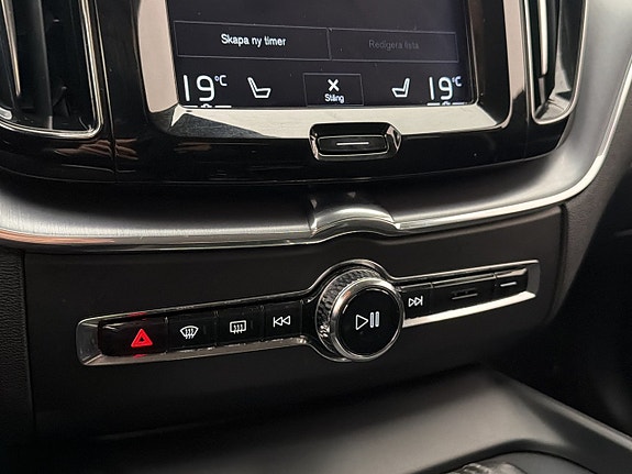 Volvo XC60 25 of 30
