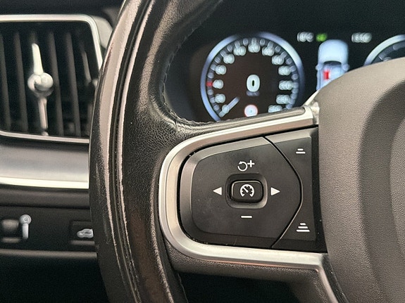 Volvo XC60 16 of 30