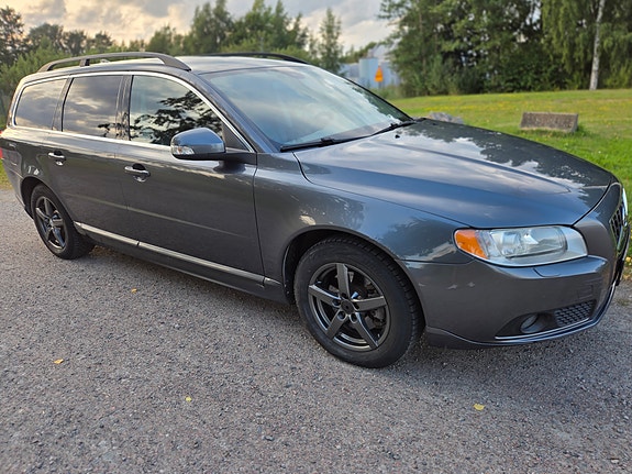 Volvo V70 7 of 11