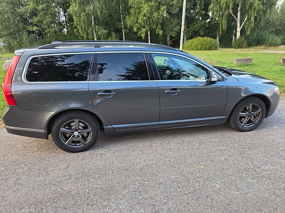 Volvo V70 5 of 11