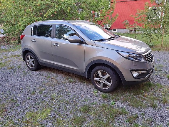 Kia Sportage 2 of 4