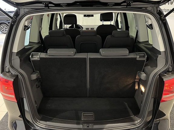 Volkswagen Touran 6 of 18