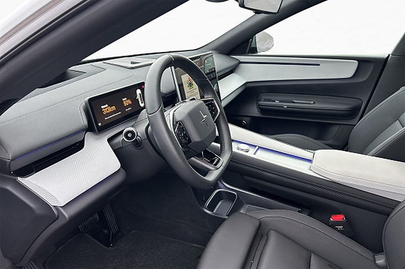 Polestar 4 11 of 15