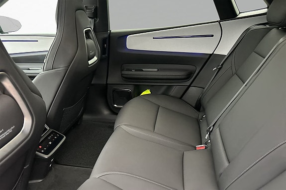 Polestar 4 12 of 15
