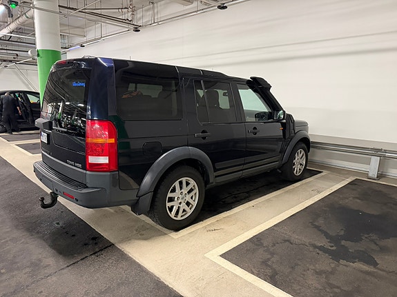 Land Rover Discovery 3 2 of 8