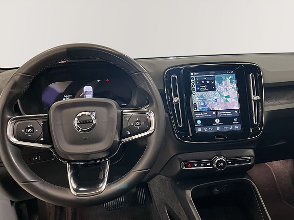 Volvo XC40 6 of 16
