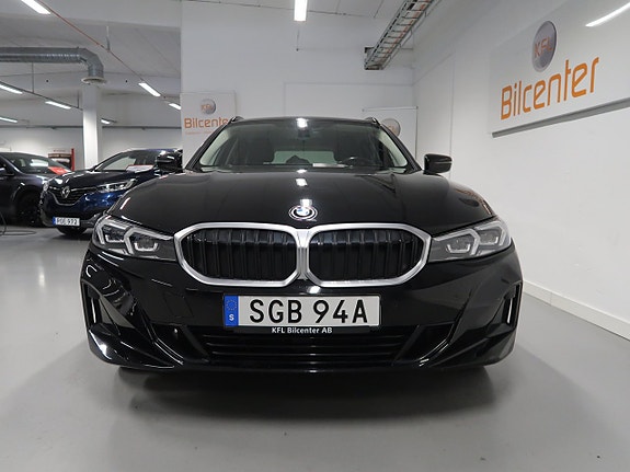 BMW 330e 11 of 30