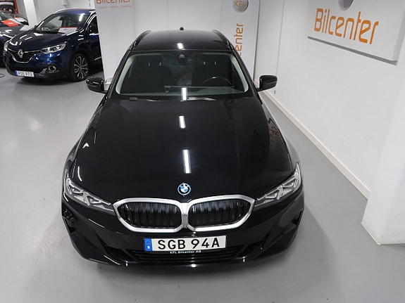 BMW 330e 12 of 30