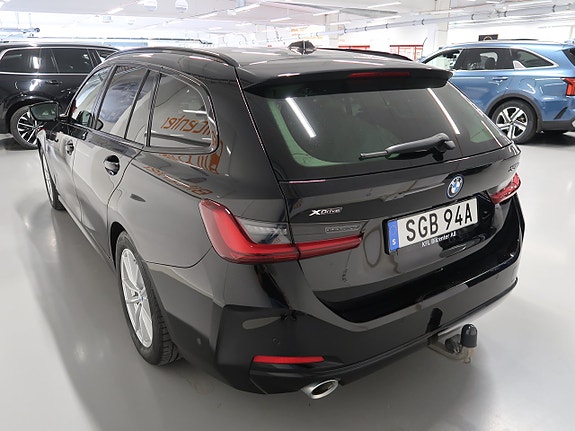 BMW 330e 9 of 30