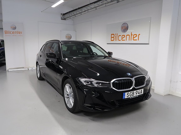 BMW 330e 4 of 30