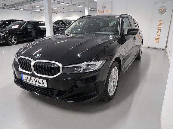 BMW 330e 10 of 30