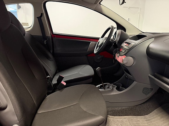 Toyota Aygo 11 of 13