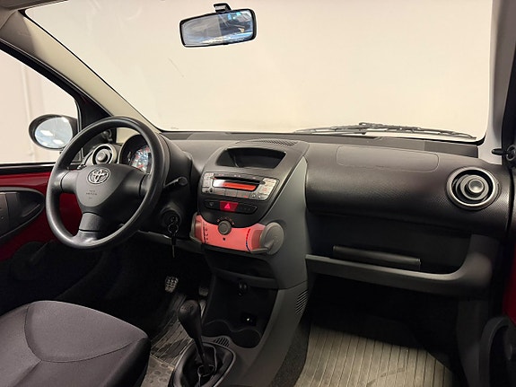 Toyota Aygo 9 of 13