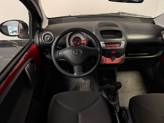 Toyota Aygo 10 of 13