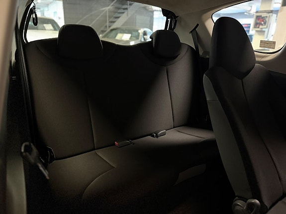 Toyota Aygo 12 of 13