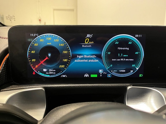 Mercedes-Benz EQB350 15 of 23