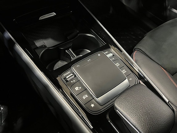 Mercedes-Benz EQB350 19 of 23