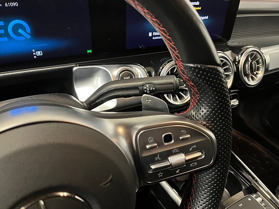 Mercedes-Benz EQB350 16 of 23