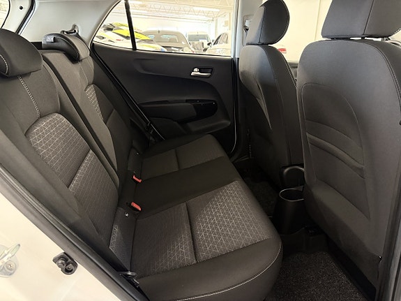 Kia Picanto 14 of 14