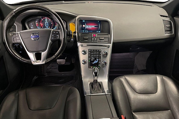 Volvo XC60 11 of 26
