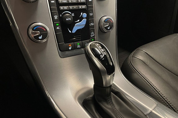 Volvo XC60 16 of 26