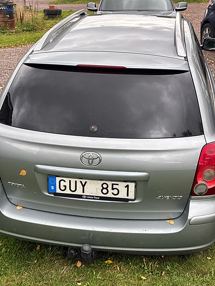 Toyota Avensis 3 of 4