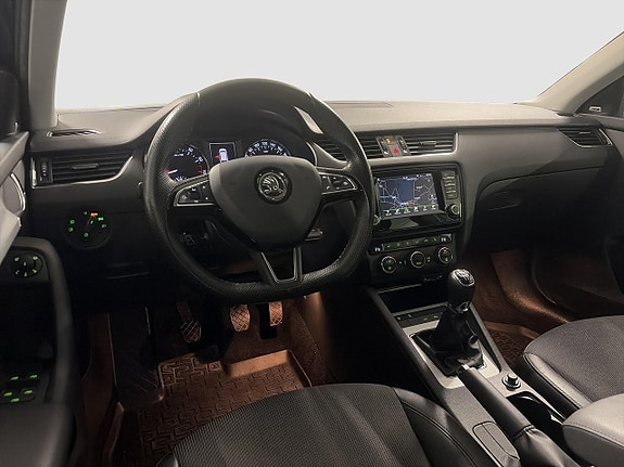 Skoda Octavia 12 of 18