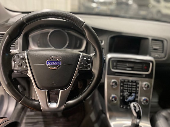 Volvo V60 Cross Country 10 of 12