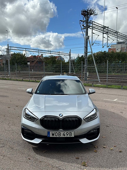 BMW 118i 5 of 9