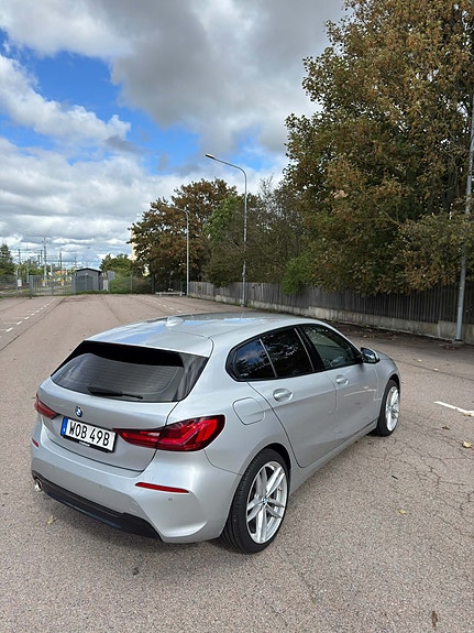 BMW 118i 2 of 9