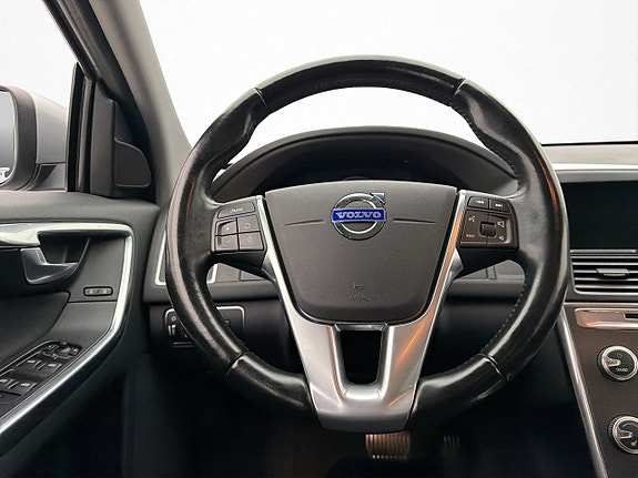 Volvo XC60 14 of 29