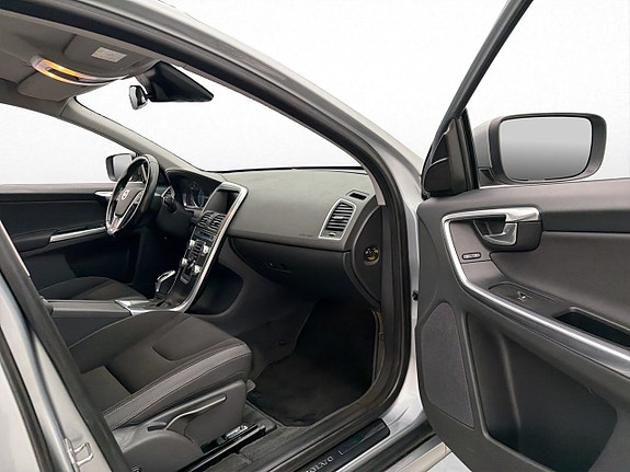 Volvo XC60 24 of 29