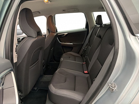 Volvo XC60 22 of 29