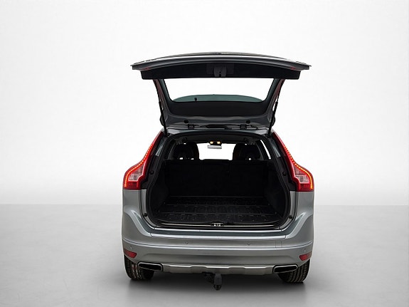 Volvo XC60 10 of 29