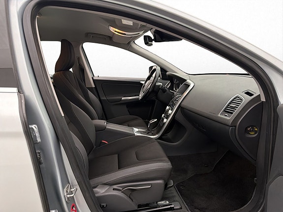 Volvo XC60 23 of 29