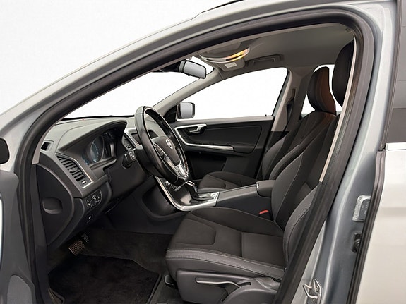Volvo XC60 12 of 29