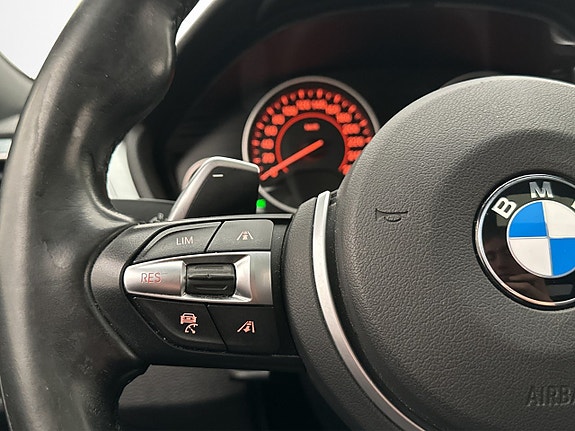 BMW 330e 17 of 28