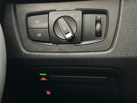 BMW 330e 25 of 28