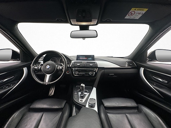 BMW 330e 15 of 28