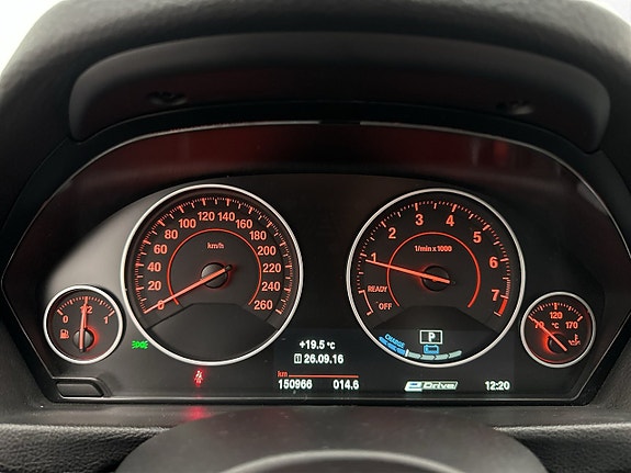 BMW 330e 16 of 28