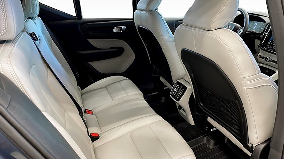 Volvo XC40 5 of 12