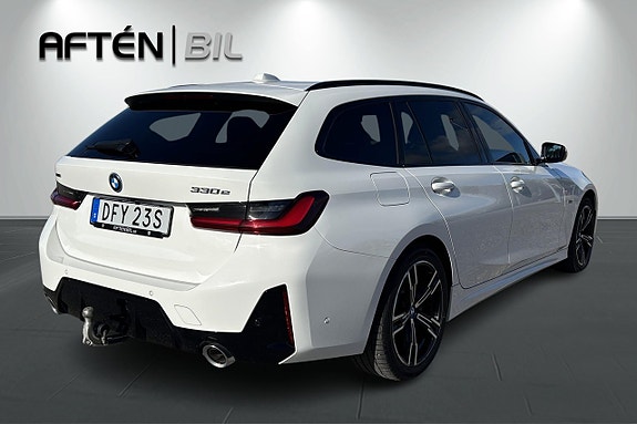 BMW 330e 7 of 30