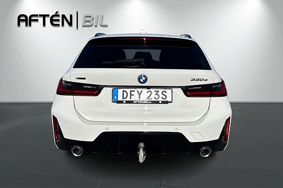 BMW 330e 8 of 30
