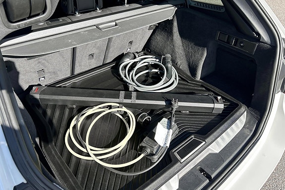 BMW 330e 21 of 30