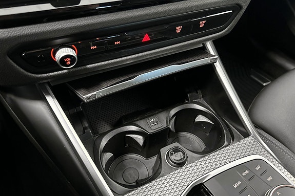 BMW 330e 29 of 30