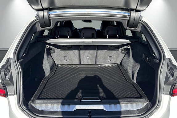BMW 330e 18 of 30