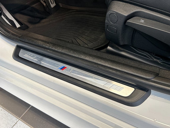 BMW 330e 24 of 30