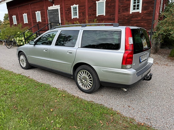Volvo V70 4 of 8